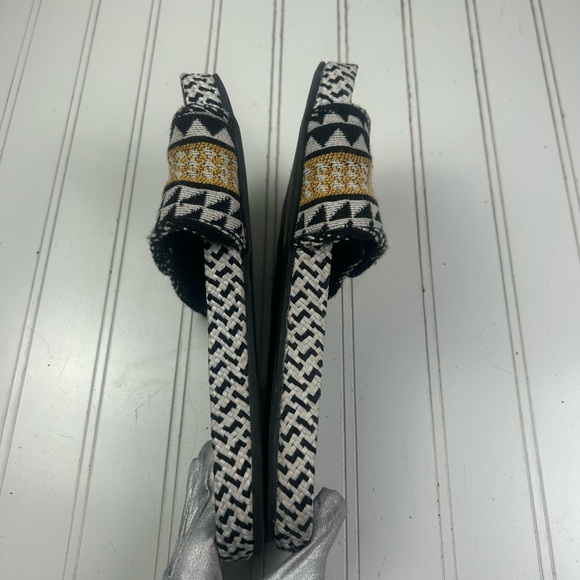 Dolce Vita Tribal Print Slide Sandals Womenโs Size 7.5 - Picture 6 of 8